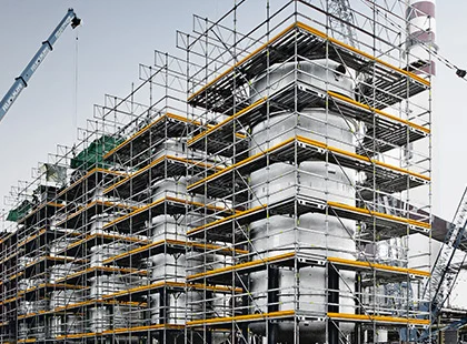 Construction requirements for cantilevered scaffolding