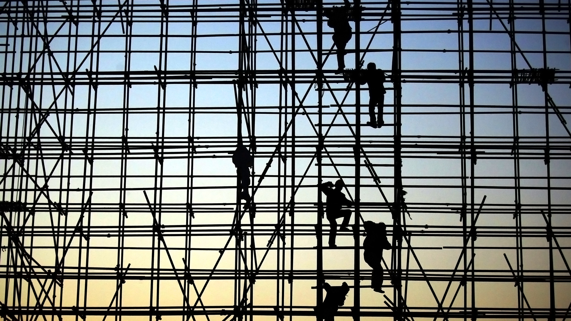 What should be paid attention to when using the disc-type scaffolding commonly used in construction